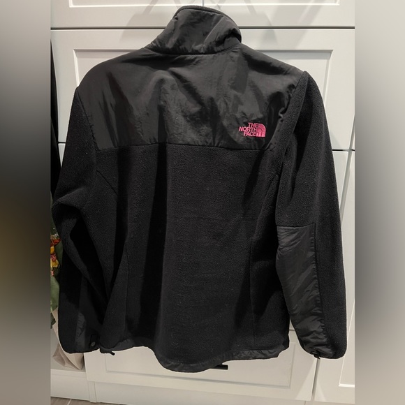 Women’s Limited Edition North Face Denali Jacket - Picture 3 of 7